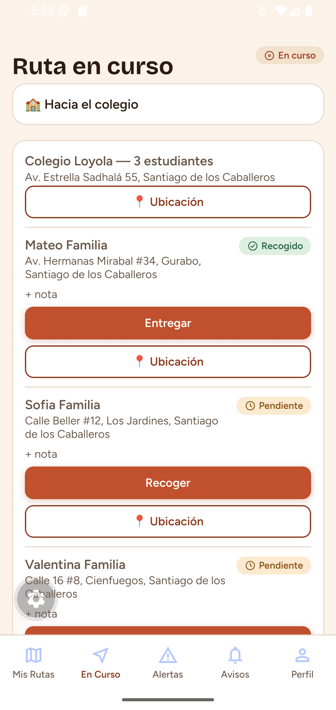 App del conductor con la ruta en curso y cada estudiante por recoger o entregar